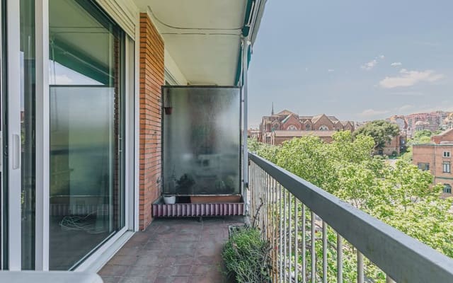 4 camera da letto Appartamento in vendita in El Camp de L'Arpa del Clot, Barcelona città - 575.000 € (Rif: 9793496)