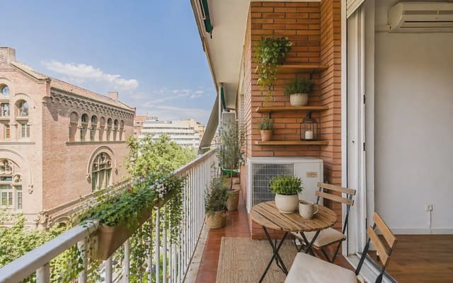 4 sypialnia Mieszkanie na sprzedaż w El Camp de L'Arpa del Clot, Miasto Barcelona - 575 000 € (Ref: 9793496)