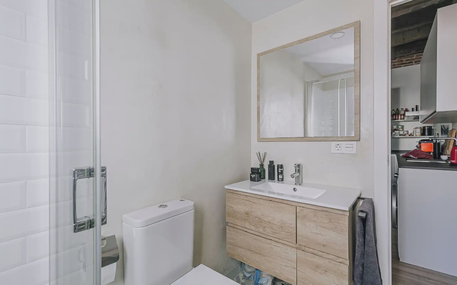 2 soveværelse Lejlighed til salg i Barcelona by - € 350.000 (Ref: 9793671)