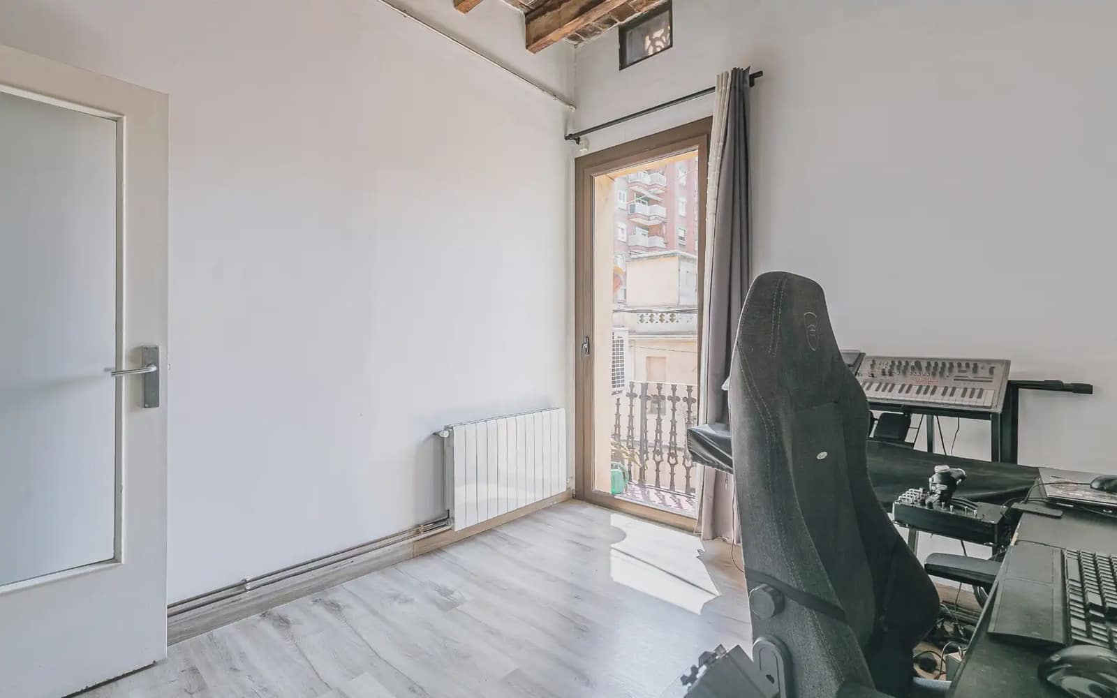 2 soveværelse Lejlighed til salg i Barcelona by - € 350.000 (Ref: 9793671)