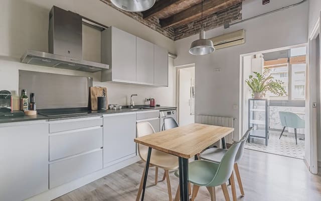 2 soveværelse Lejlighed til salg i El Clot, Barcelona by - € 350.000 (Ref: 9793671)