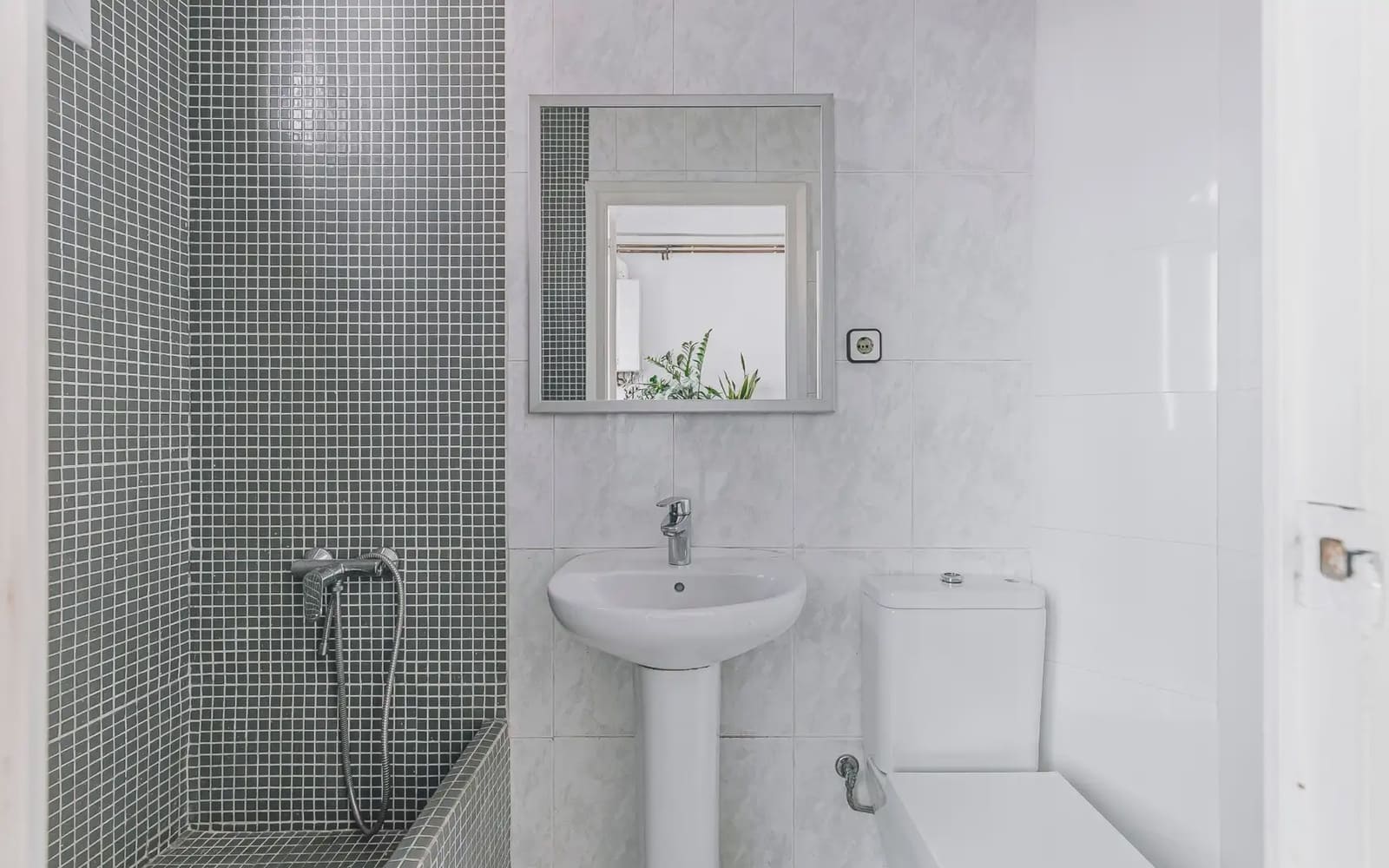 2 soveværelse Lejlighed til salg i Barcelona by - € 350.000 (Ref: 9793671)