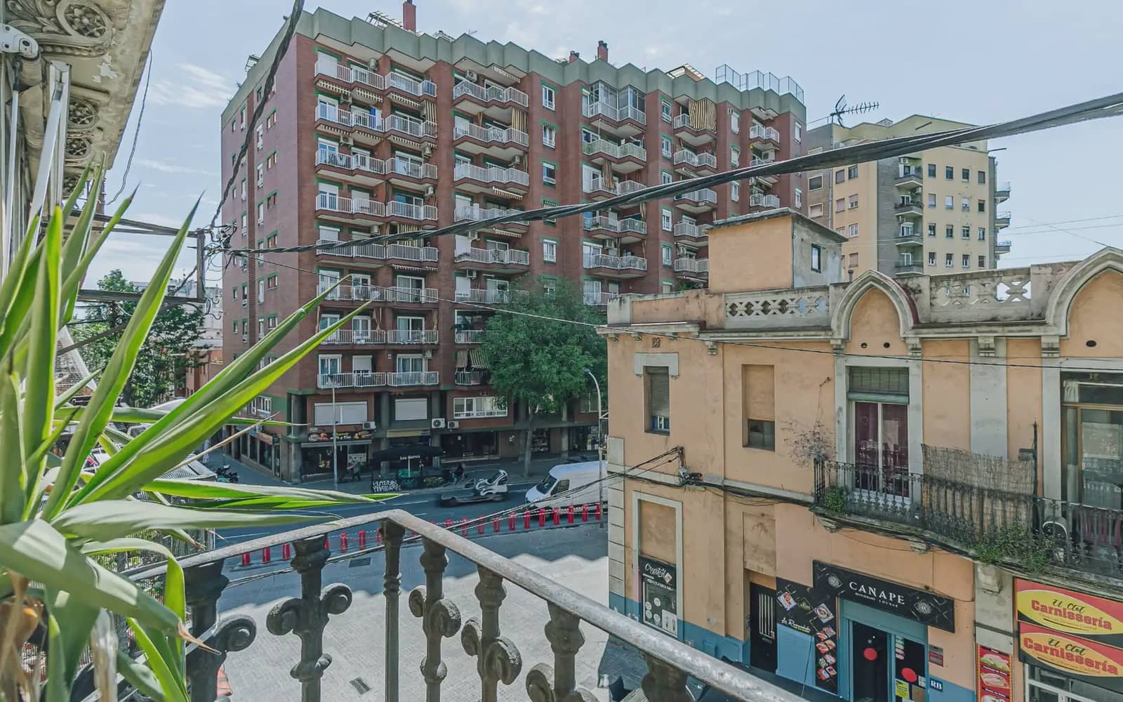 2 soveværelse Lejlighed til salg i Barcelona by - € 350.000 (Ref: 9793671)
