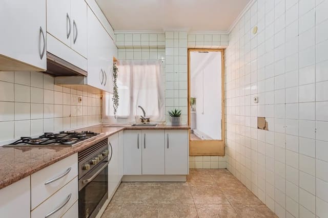 5 sypialnia Mieszkanie na sprzedaż w Malilla, Miasto Walencja - 298 000 € (Ref: 9793672)