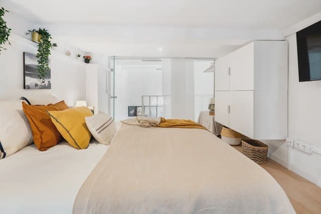 Piso de 3 habitaciones en La Font de la Guatlla, Barcelona ciudad en venta - 349.000 € (Ref: 9797998)