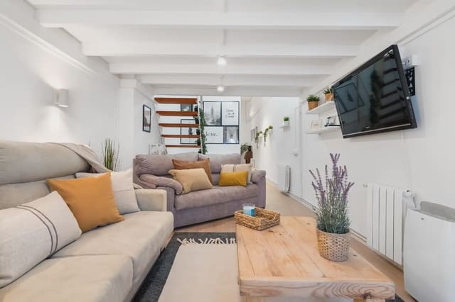 Piso de 3 habitaciones en La Font de la Guatlla, Barcelona ciudad en venta - 349.000 € (Ref: 9797998)