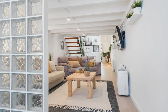 Piso de 3 habitaciones en La Font de la Guatlla, Barcelona ciudad en venta - 349.000 € (Ref: 9797998)