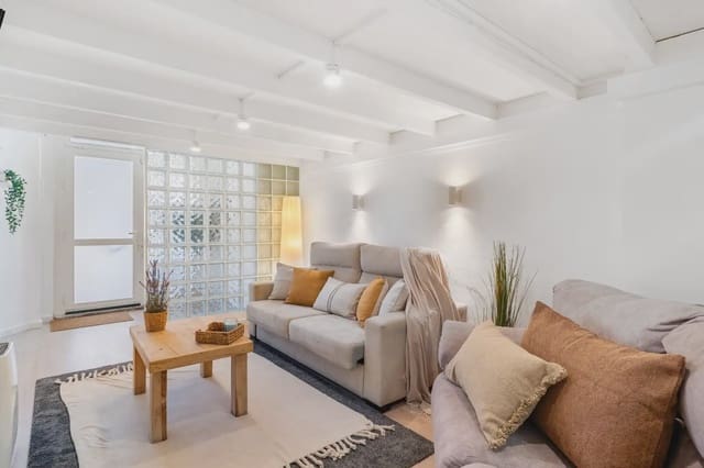 Piso de 3 habitaciones en La Font de la Guatlla, Barcelona ciudad en venta - 349.000 € (Ref: 9797998)