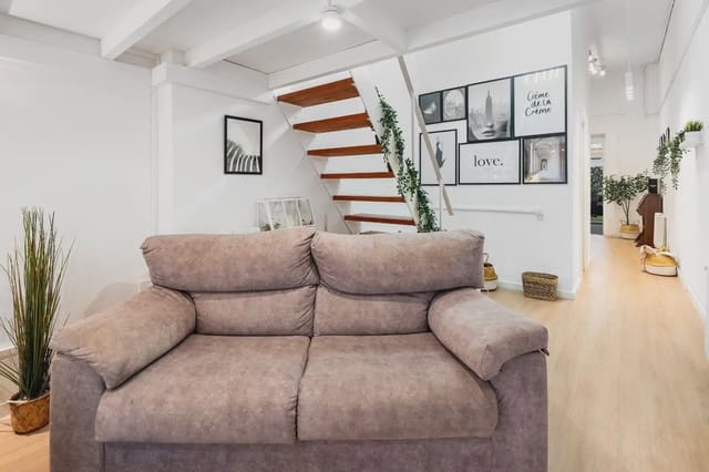 Piso de 3 habitaciones en La Font de la Guatlla, Barcelona ciudad en venta - 349.000 € (Ref: 9797998)