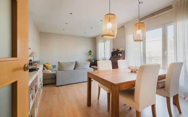 3 Zimmer Penthouse zu verkaufen in Vilapicina i La Torre Llobeta, Barcelona Stadt mit Garage - 590.000 € (Ref: 9798000)