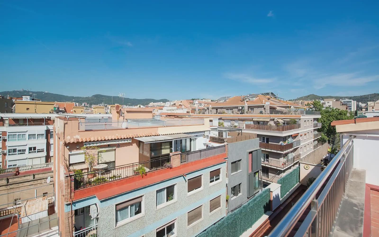 Ático de 3 habitaciones en Barcelona ciudad en venta con garaje - 590.000 € (Ref: 9798000)