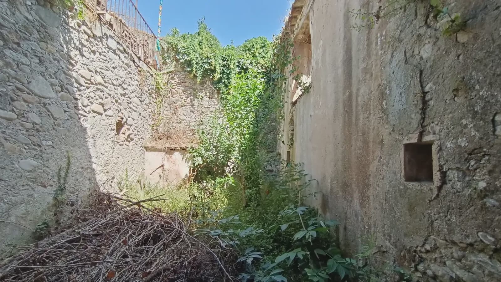 5 sypialnia Dom na sprzedaż w Salt - 150 000 € (Ref: 9798199)