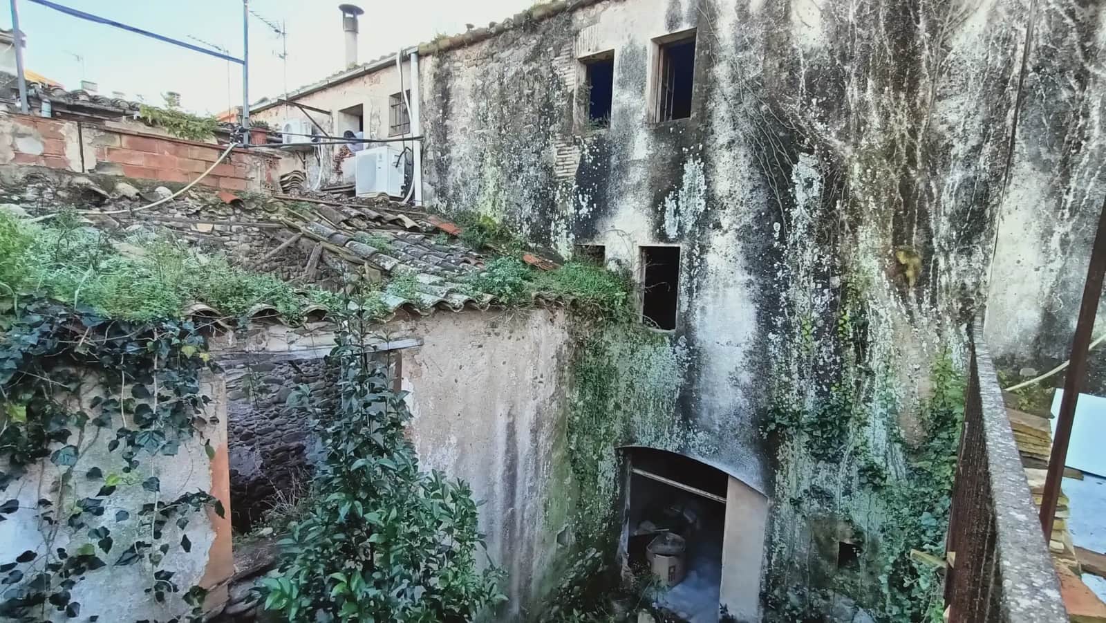 5 sypialnia Dom na sprzedaż w Salt - 150 000 € (Ref: 9798199)