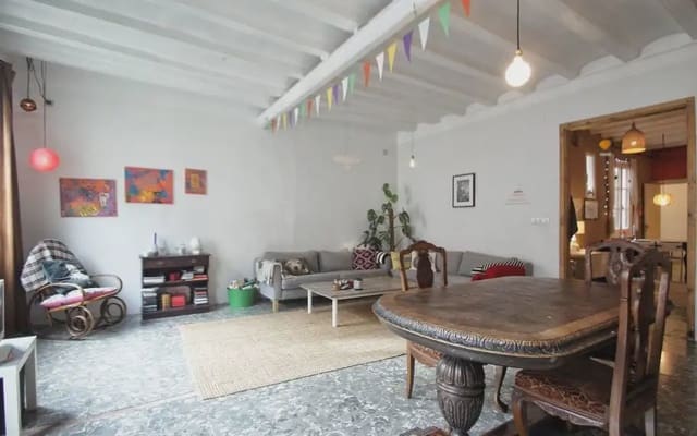 4 chambre Appartement à vendre à El Barri Gòtic, Barcelone ville - 495 000 € (Ref: 9805272)