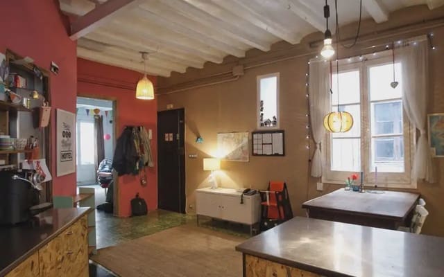 4 chambre Appartement à vendre à El Barri Gòtic, Barcelone ville - 495 000 € (Ref: 9805272)