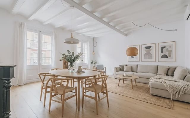 4 chambre Appartement à vendre à El Barri Gòtic, Barcelone ville - 475 000 € (Ref: 9805272)