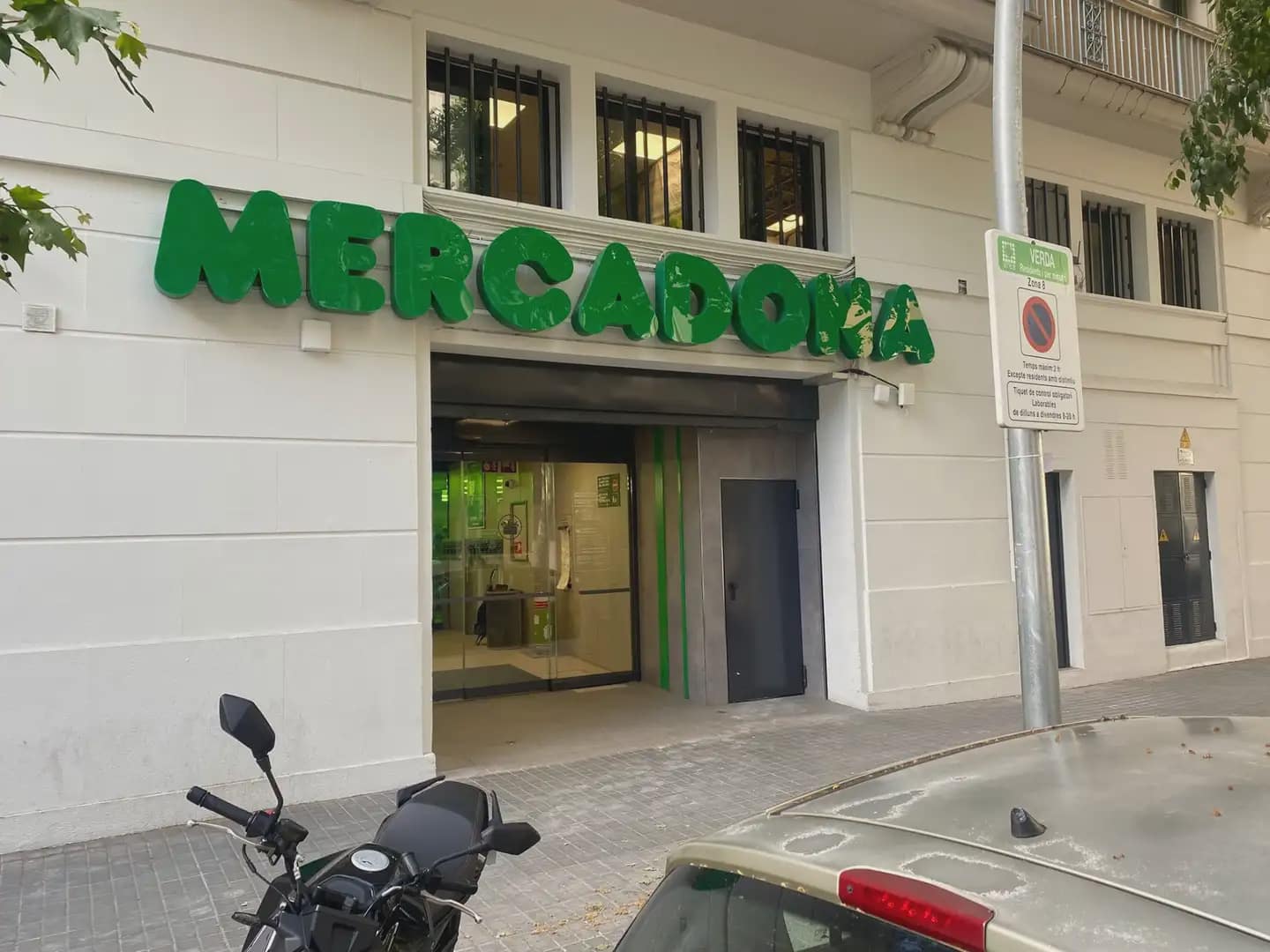 Commercial for sale in Barcelona city - € 859,000 (Ref: 9808587)
