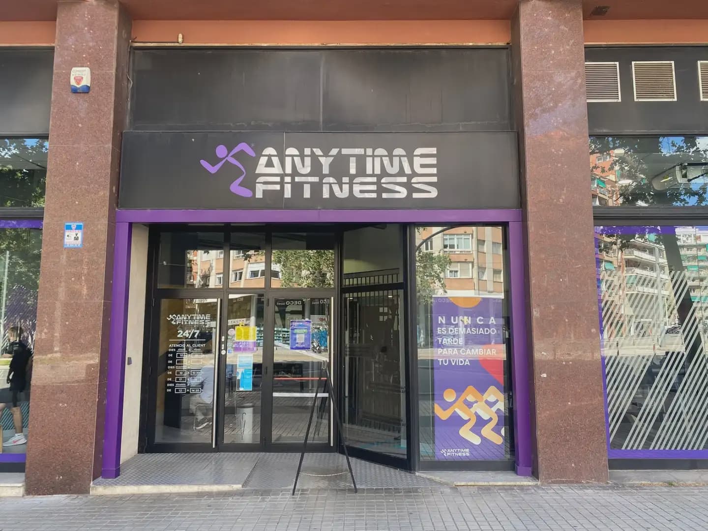 Commercial for sale in Barcelona city - € 859,000 (Ref: 9808587)