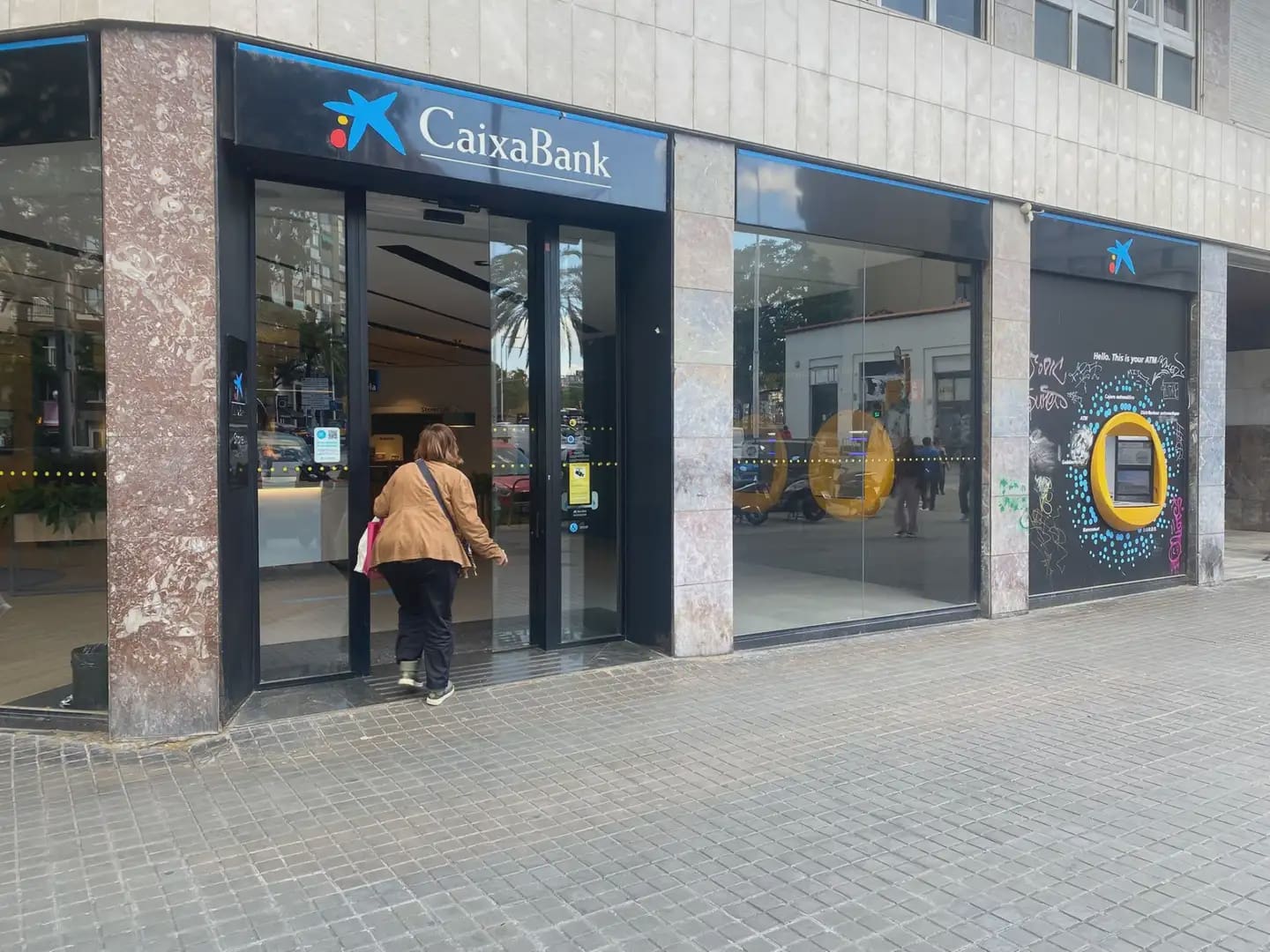 Commercial for sale in Barcelona city - € 859,000 (Ref: 9808587)