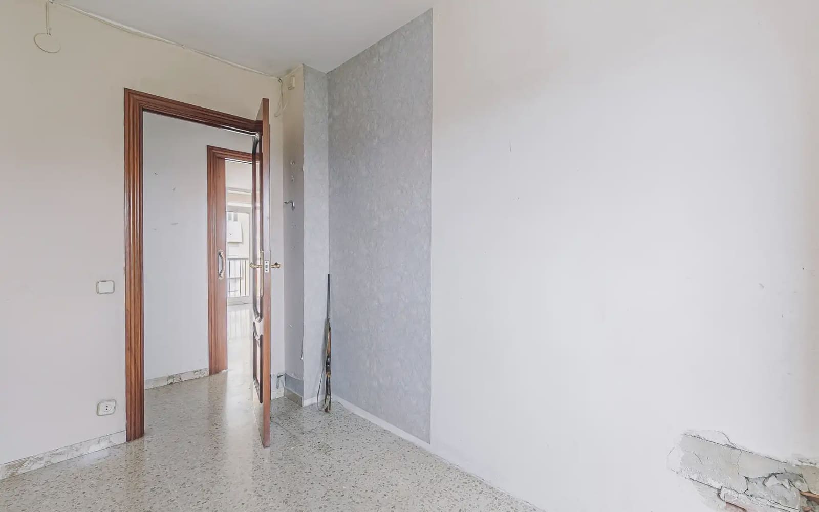 4 Zimmer Wohnung zu verkaufen in Barcelona Stadt mit Garage - 385.000 € (Ref: 9809425)