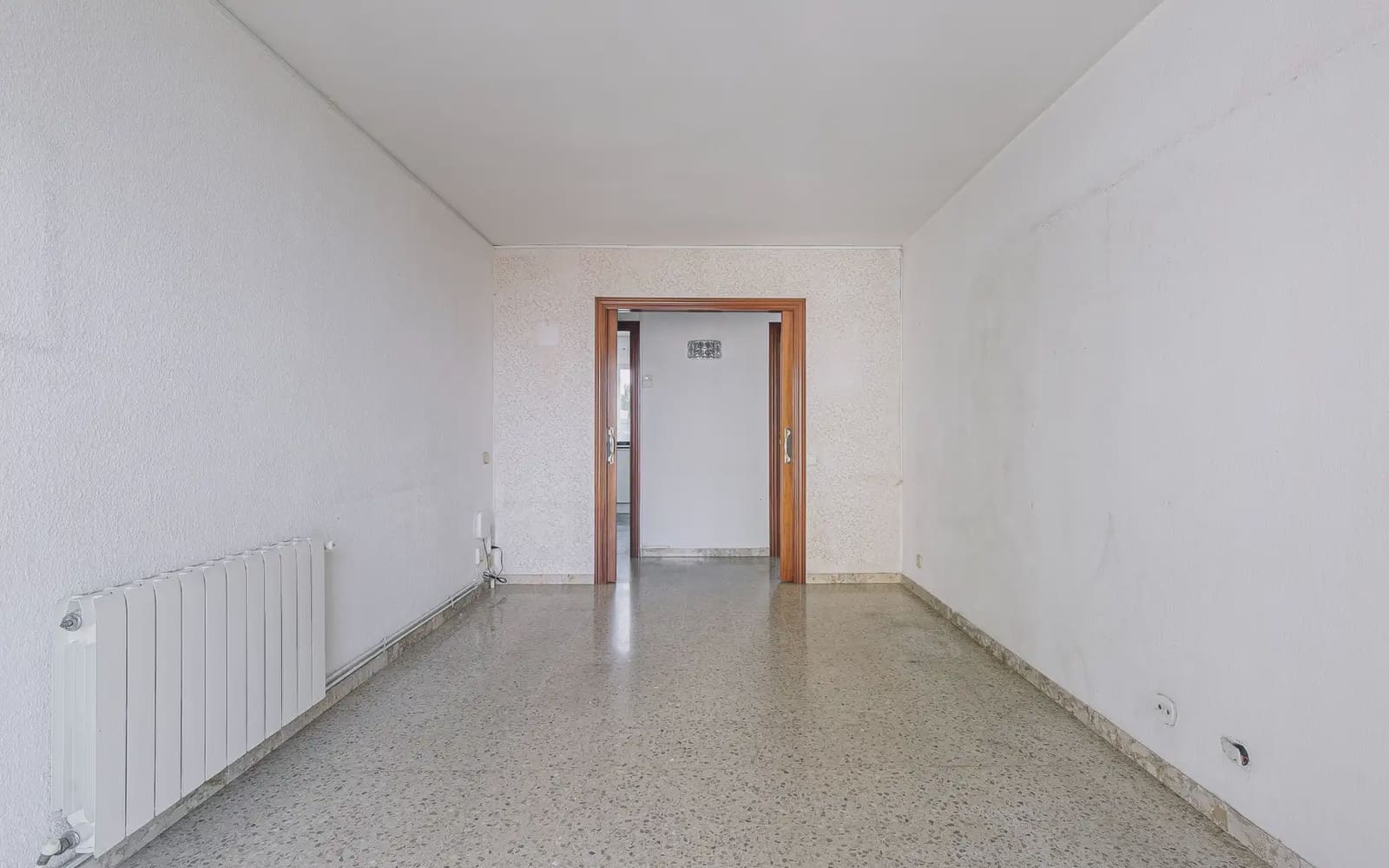 4 Zimmer Wohnung zu verkaufen in Barcelona Stadt mit Garage - 385.000 € (Ref: 9809425)