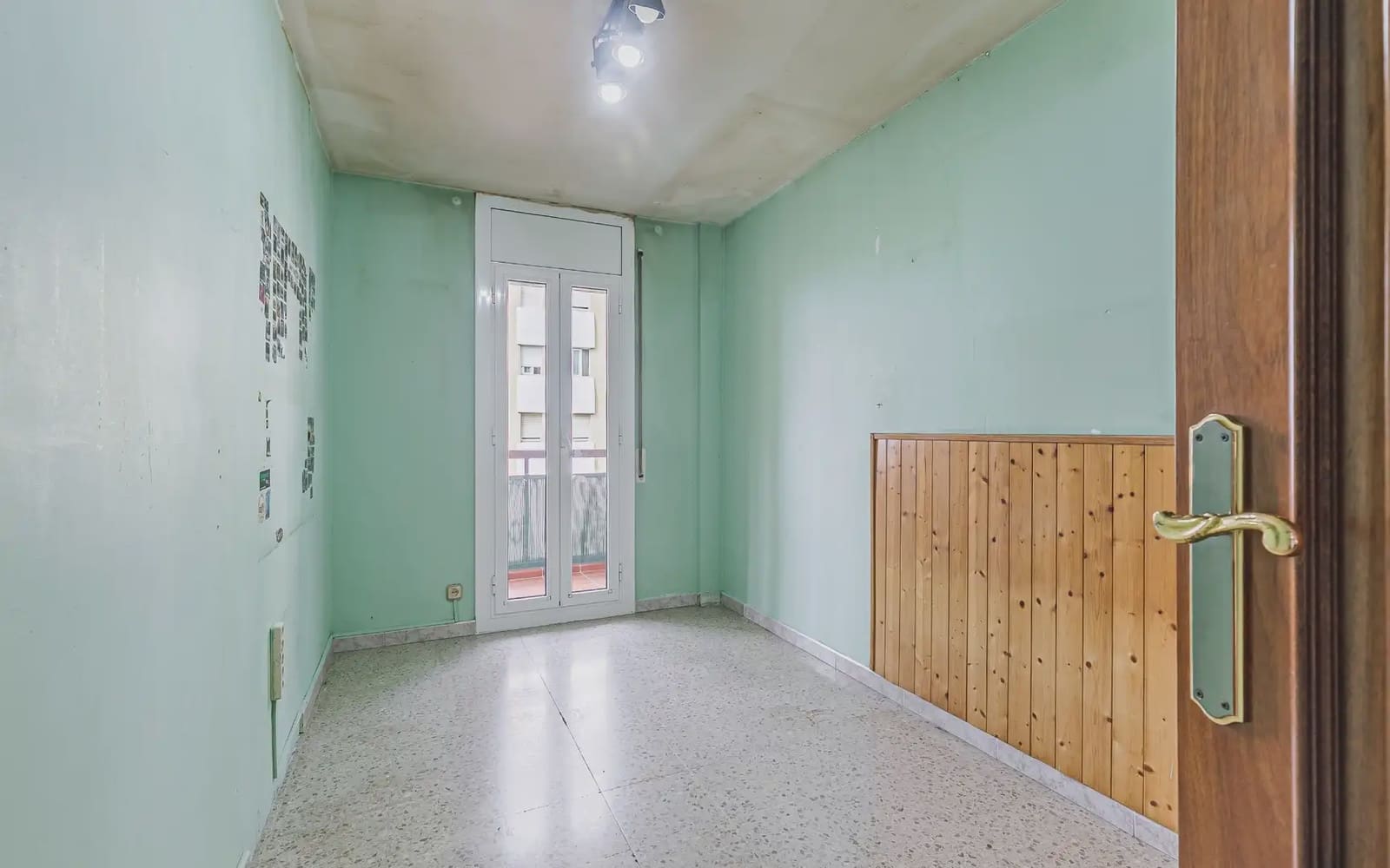 4 Zimmer Wohnung zu verkaufen in Barcelona Stadt mit Garage - 385.000 € (Ref: 9809425)