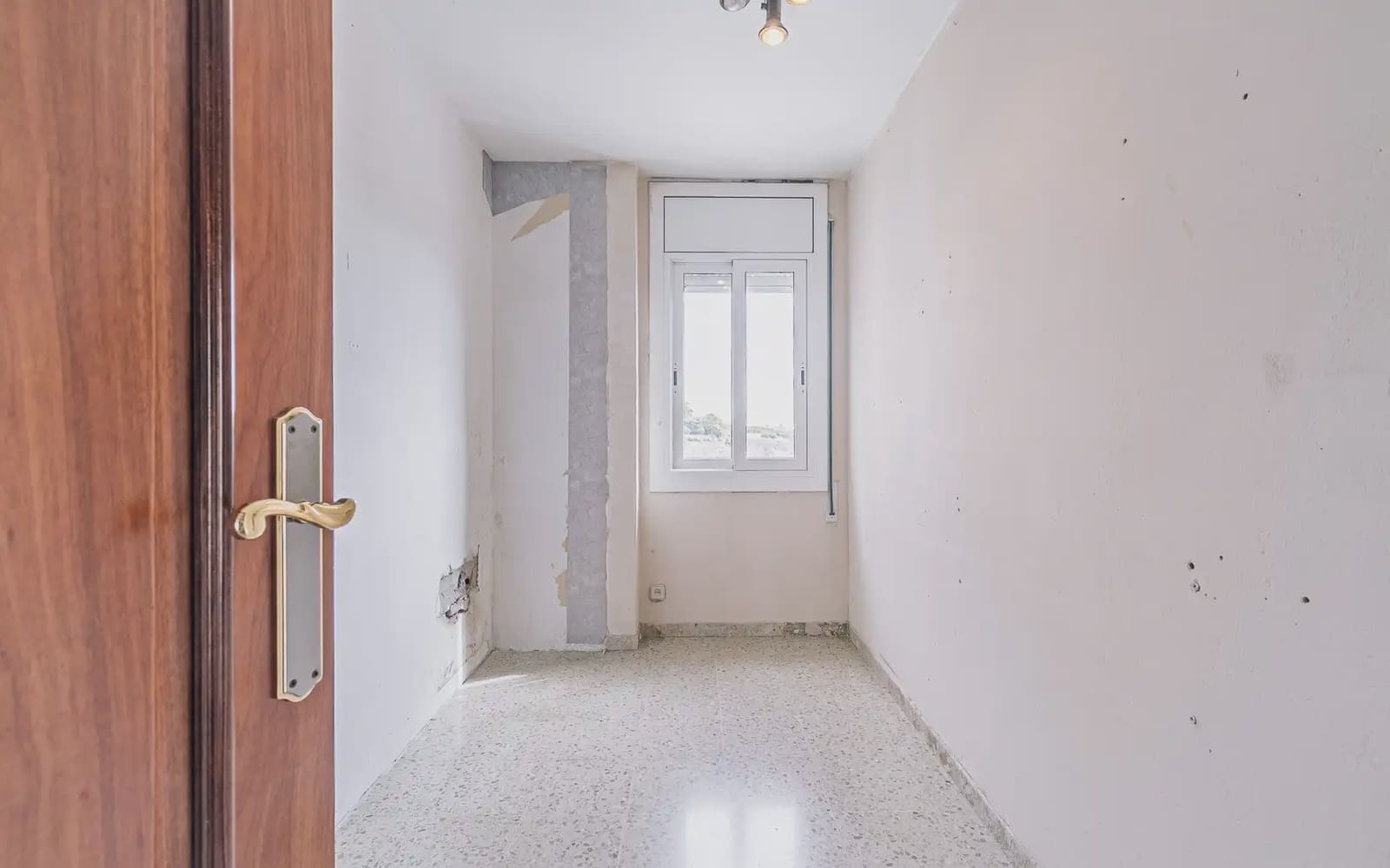 4 Zimmer Wohnung zu verkaufen in Barcelona Stadt mit Garage - 385.000 € (Ref: 9809425)