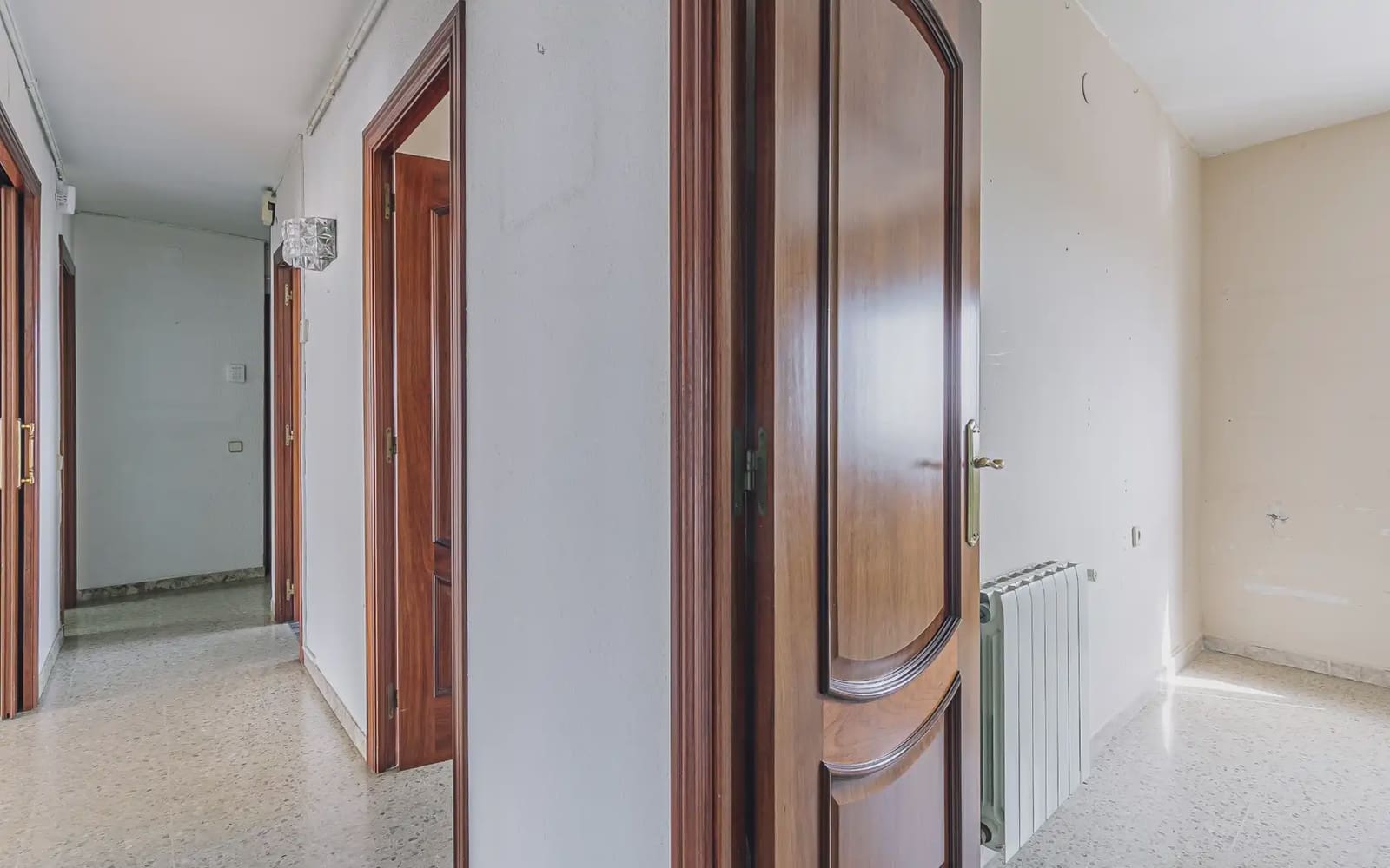 4 Zimmer Wohnung zu verkaufen in Barcelona Stadt mit Garage - 385.000 € (Ref: 9809425)