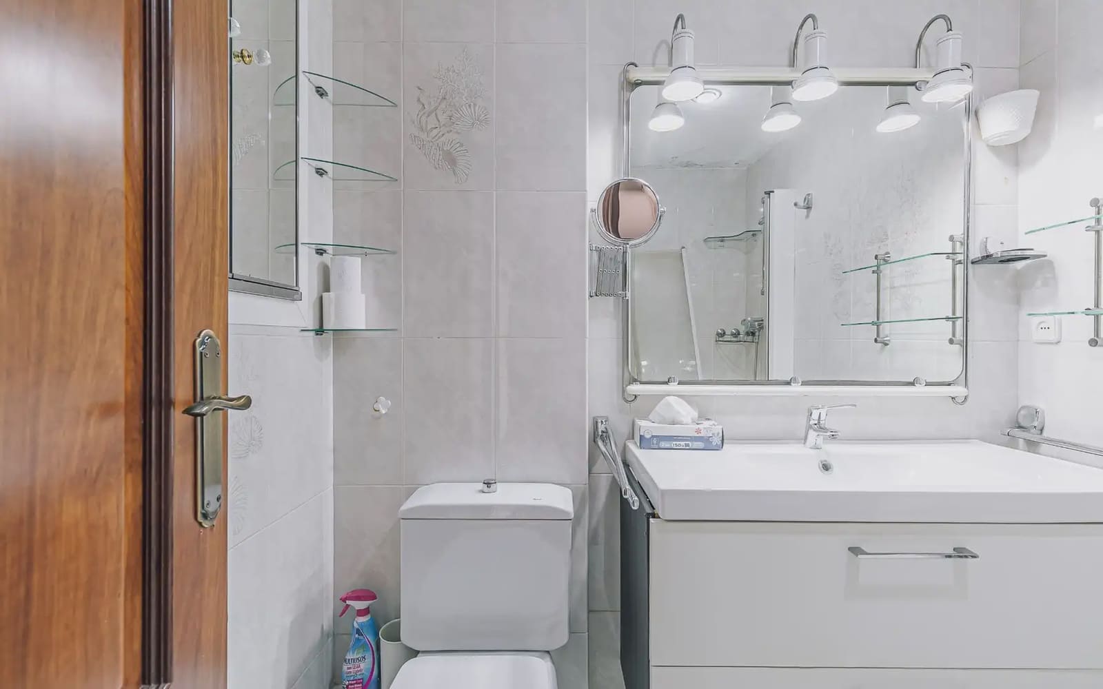 4 Zimmer Wohnung zu verkaufen in Barcelona Stadt mit Garage - 385.000 € (Ref: 9809425)