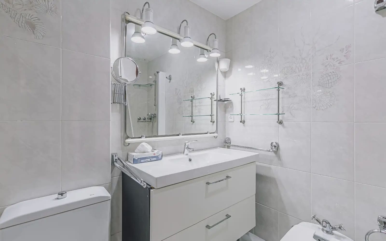 4 Zimmer Wohnung zu verkaufen in Barcelona Stadt mit Garage - 385.000 € (Ref: 9809425)