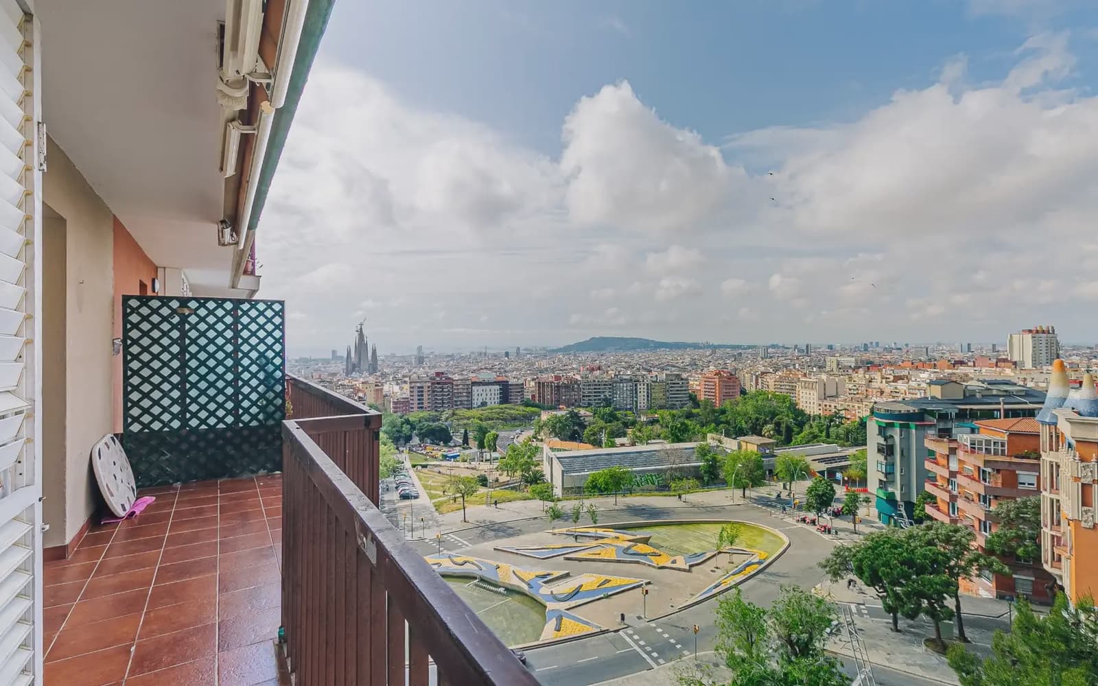 4 Zimmer Wohnung zu verkaufen in Barcelona Stadt mit Garage - 385.000 € (Ref: 9809425)