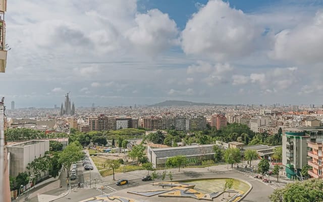 4 Zimmer Wohnung zu verkaufen in Can Baró, Barcelona Stadt mit Garage - 385.000 € (Ref: 9809425)