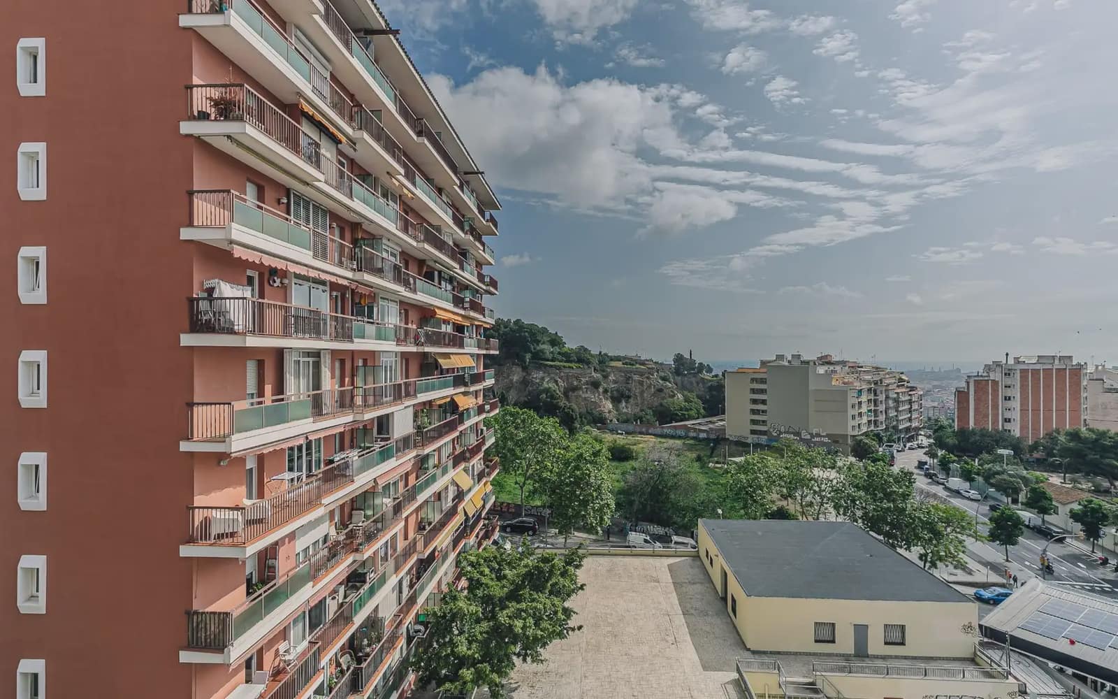 4 Zimmer Wohnung zu verkaufen in Barcelona Stadt mit Garage - 385.000 € (Ref: 9809425)