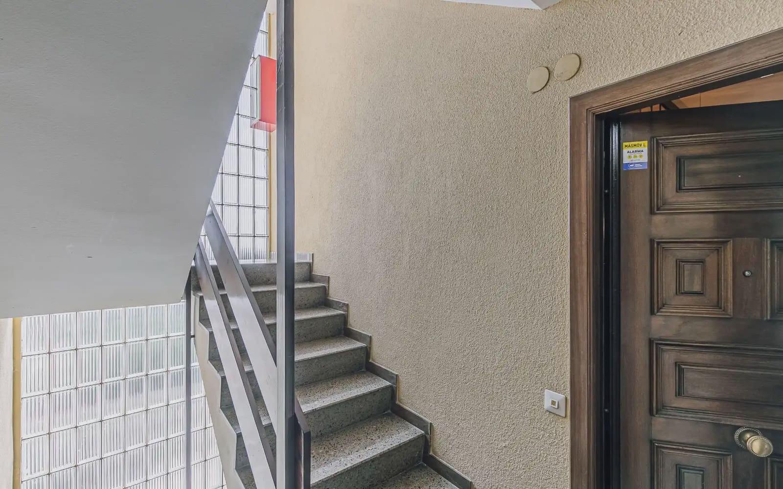 4 Zimmer Wohnung zu verkaufen in Barcelona Stadt mit Garage - 385.000 € (Ref: 9809425)