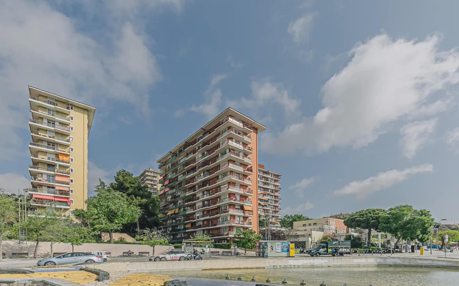 4 Zimmer Wohnung zu verkaufen in Barcelona Stadt mit Garage - 385.000 € (Ref: 9809425)