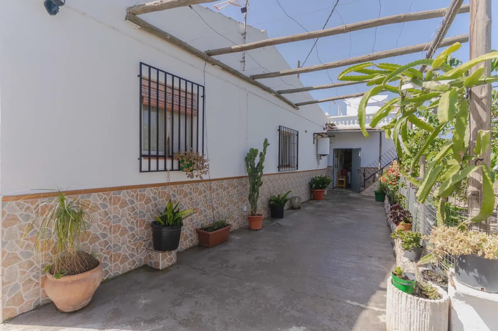 2 sypialnia Finka/Dom wiejski na sprzedaż w Motril z basenem garażem - 370 000 € (Ref: 9810844)