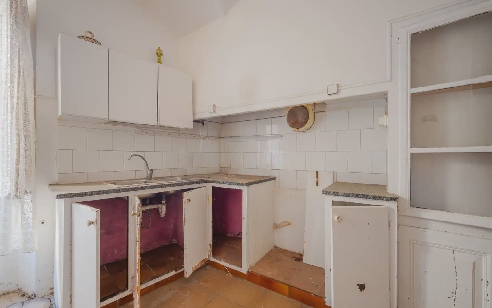 Hotel zu verkaufen in Benaguasil - 475.000 € (Ref: 9814632)