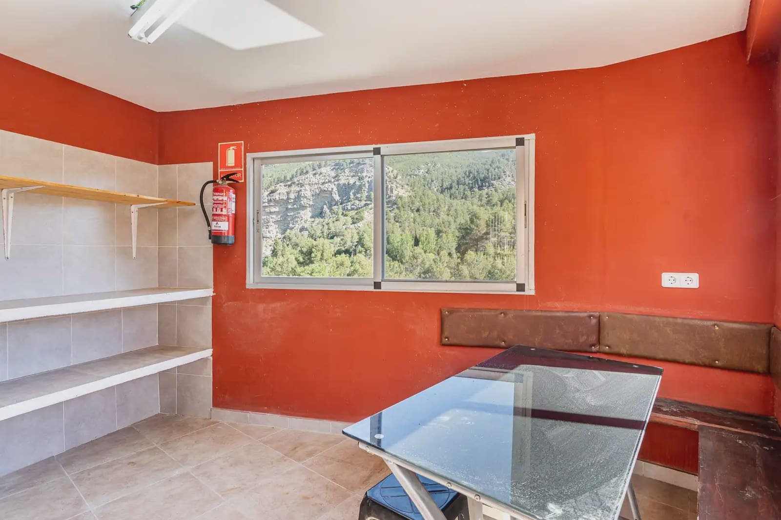 8 bedroom Hotel for sale in Montanejos - € 489,000 (Ref: 9819631)