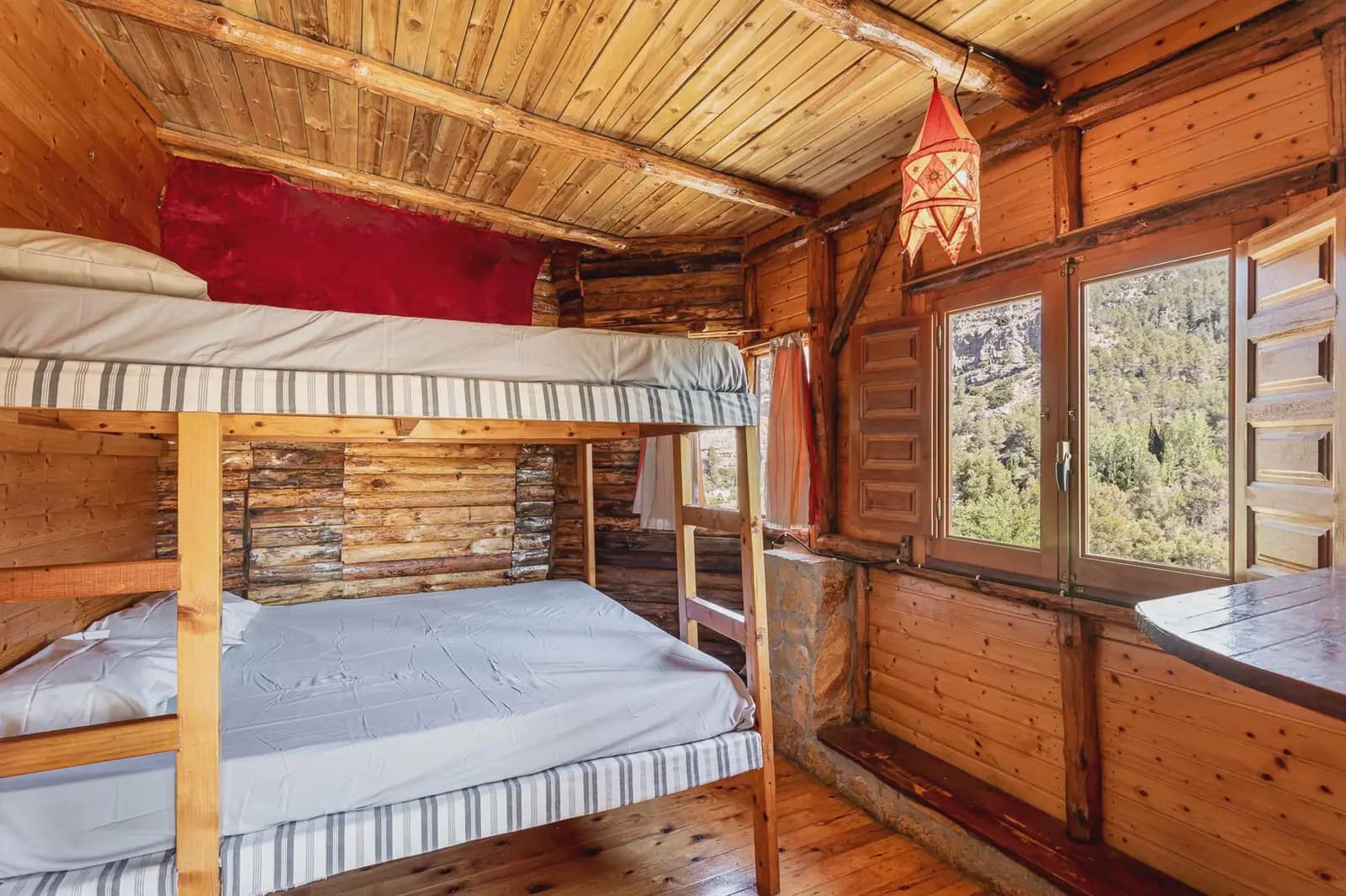 8 bedroom Hotel for sale in Montanejos - € 489,000 (Ref: 9819631)
