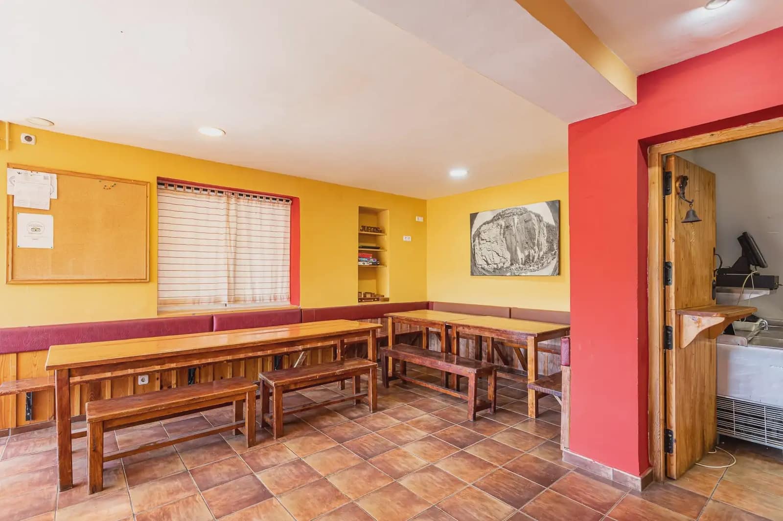 8 bedroom Hotel for sale in Montanejos - € 489,000 (Ref: 9819631)