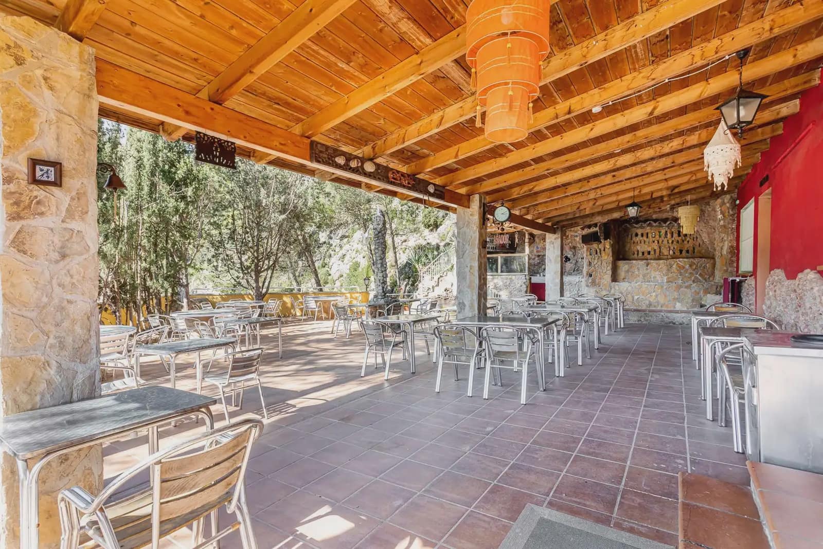 8 bedroom Hotel for sale in Montanejos - € 489,000 (Ref: 9819631)
