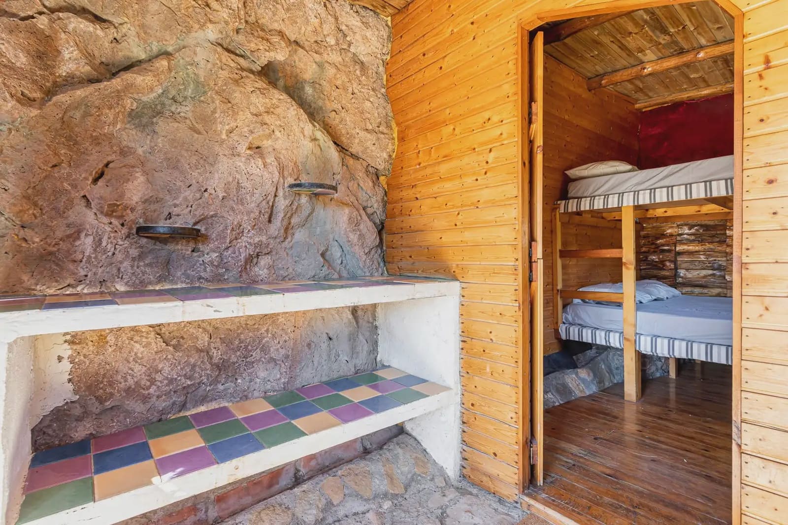 8 bedroom Hotel for sale in Montanejos - € 489,000 (Ref: 9819631)