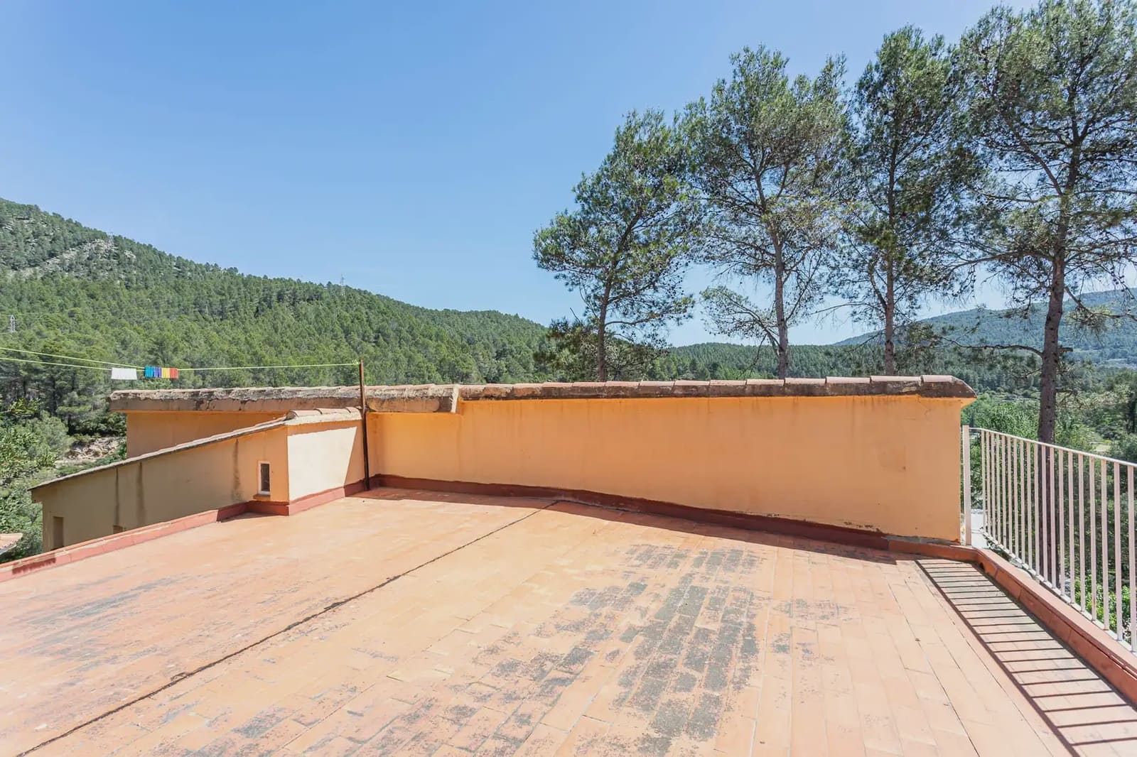 8 bedroom Hotel for sale in Montanejos - € 489,000 (Ref: 9819631)