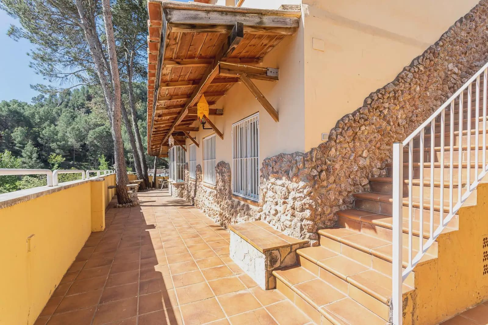 8 bedroom Hotel for sale in Montanejos - € 489,000 (Ref: 9819631)