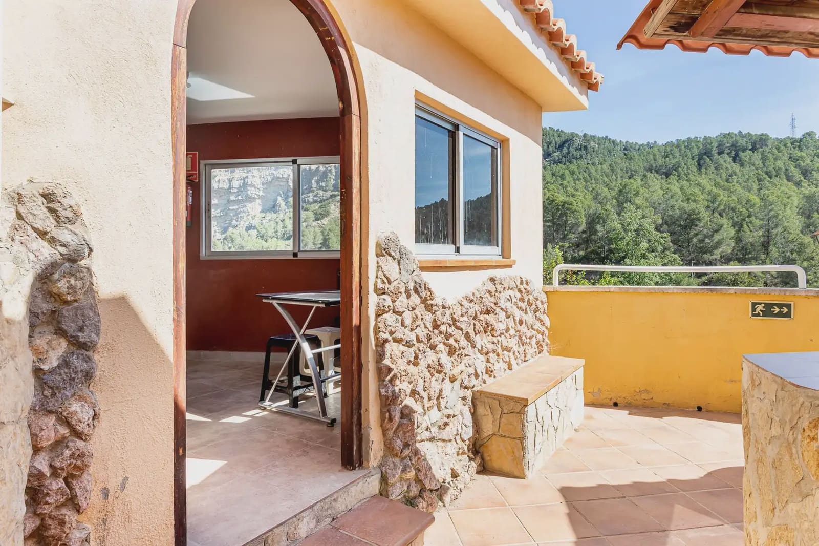 8 bedroom Hotel for sale in Montanejos - € 489,000 (Ref: 9819631)