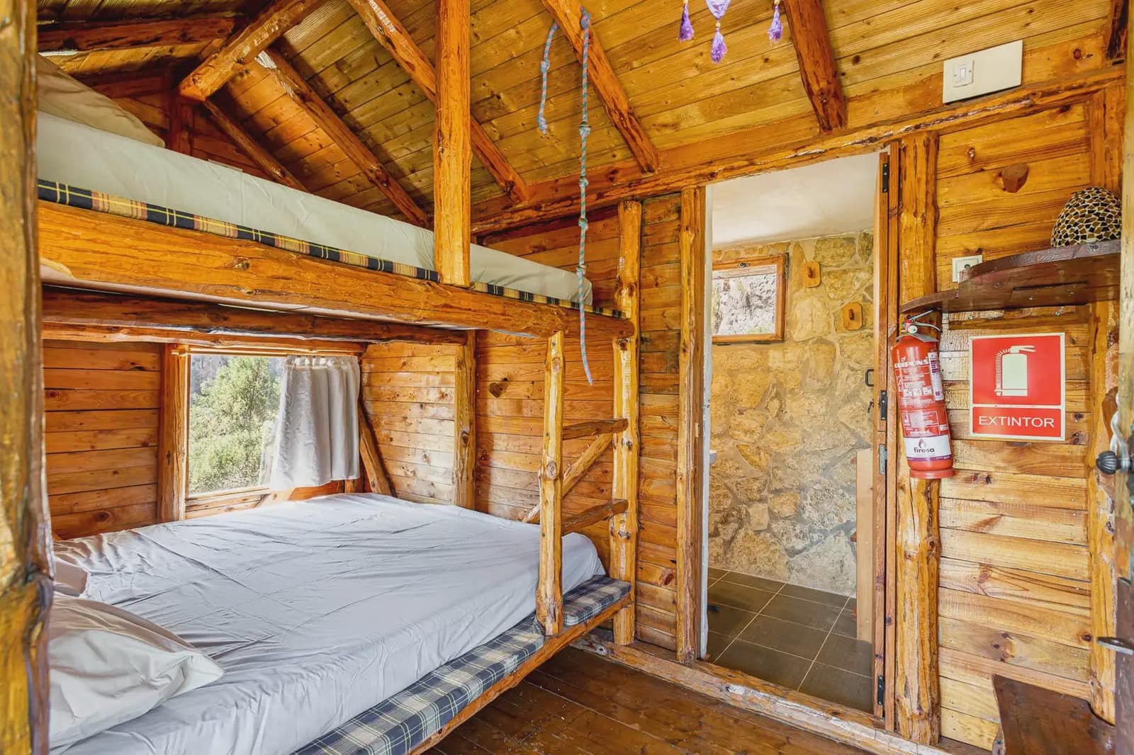 8 bedroom Hotel for sale in Montanejos - € 489,000 (Ref: 9819631)