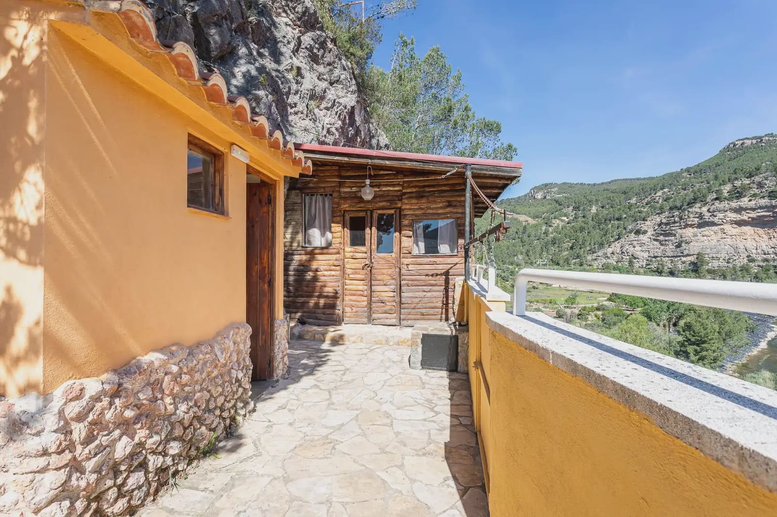 8 bedroom Hotel for sale in Montanejos - € 489,000 (Ref: 9819631)