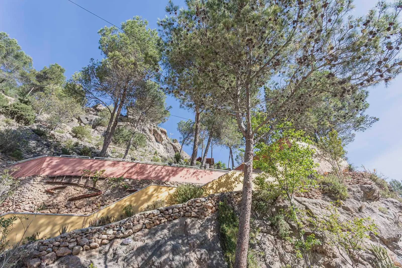 8 bedroom Hotel for sale in Montanejos - € 489,000 (Ref: 9819631)