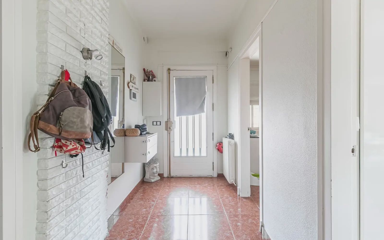 4 bedroom Bungalow for sale in Santa Coloma de Gramenet with garage - € 390,000 (Ref: 9823218)