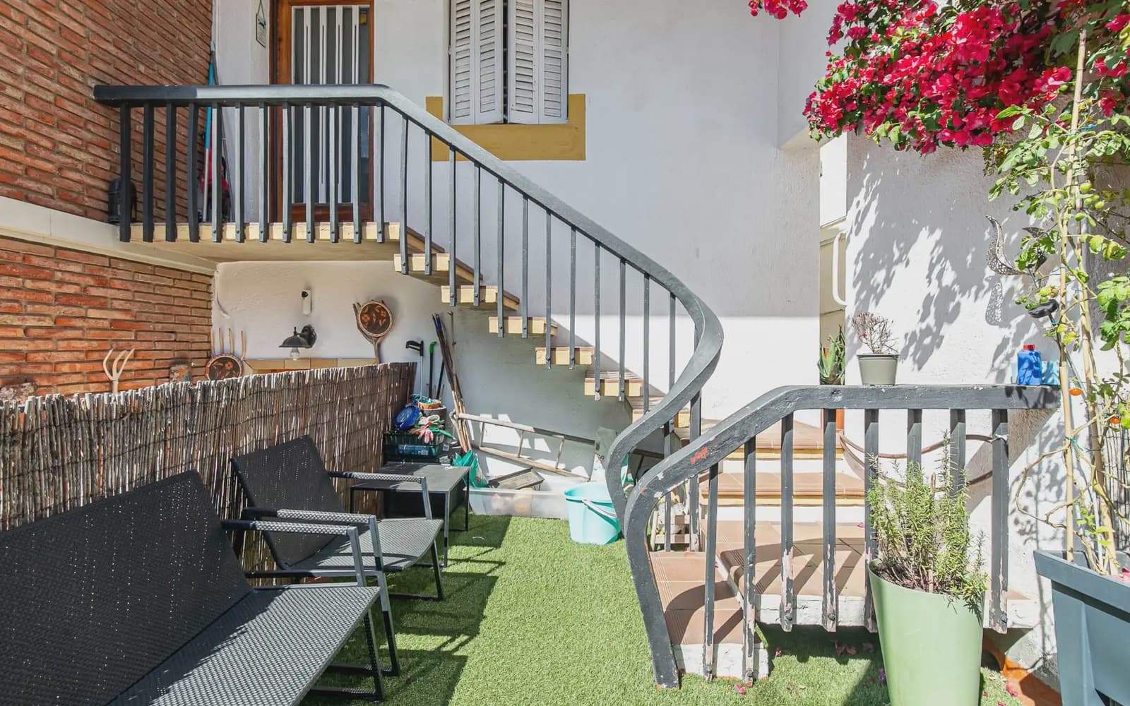 4 bedroom Bungalow for sale in Santa Coloma de Gramenet with garage - € 390,000 (Ref: 9823218)